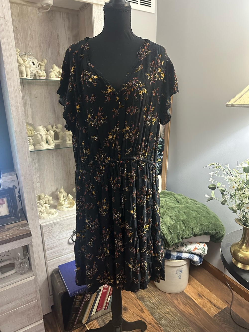 Terra & Sky Black Floral Ruffle Sleeve Dress